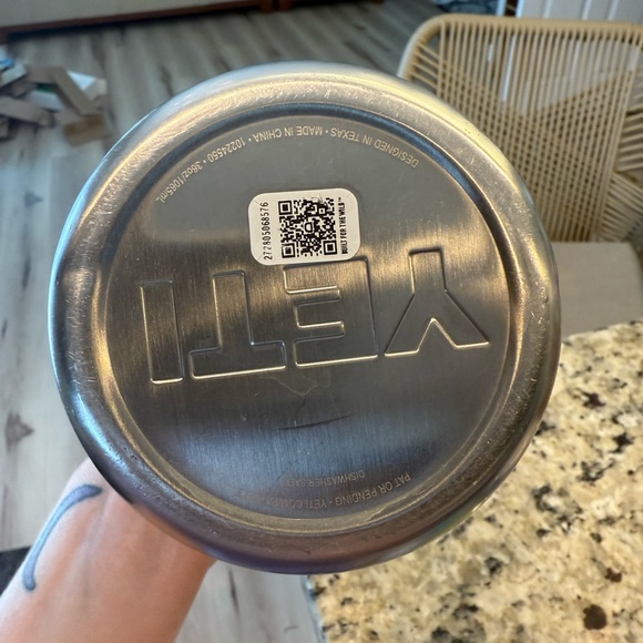 YETI rambler 36oz - NORDIC BLUE with chug cap - Picture 5 of 6